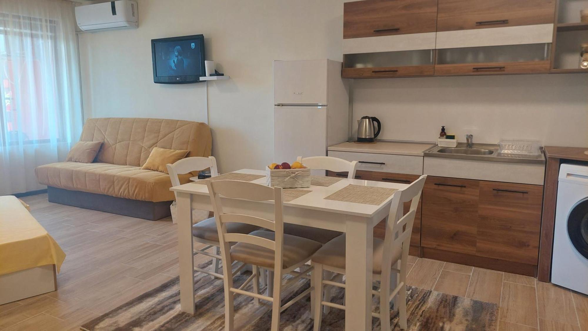 Krimski Apartment - Free Private Parking فارنا المظهر الخارجي الصورة
